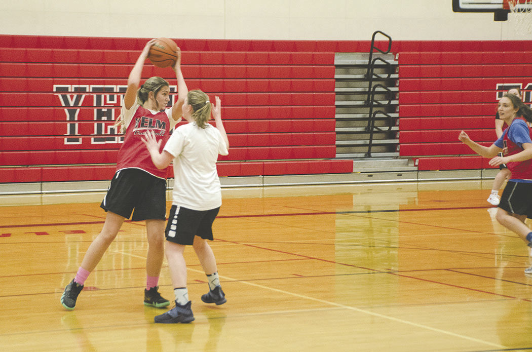 191128.sports.yelmgirlsbasketball.er3.jpg